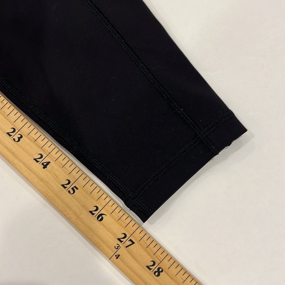 Lululemon black leggings with pockets size 4 - Picture 3 of 7